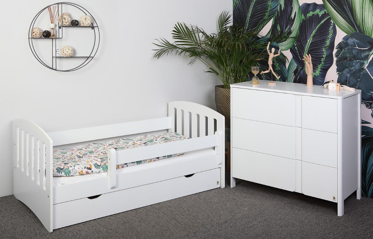 WHITE YappyLux Ausziehbett und YappyClassic Wickelkommode