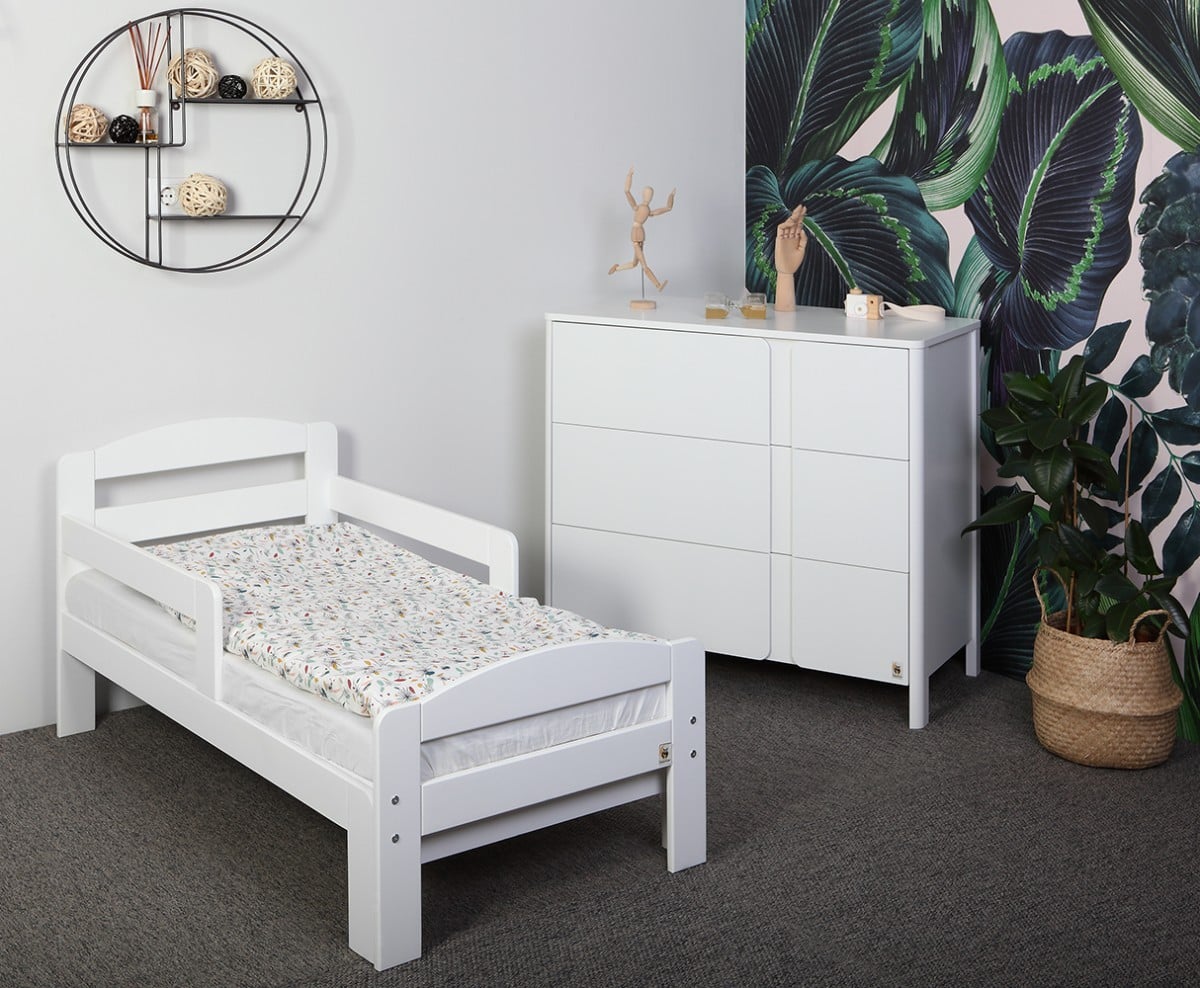 WHITE YappyGrow Ausziehbett Erweiterbar und YappyClassic Wickelkommode