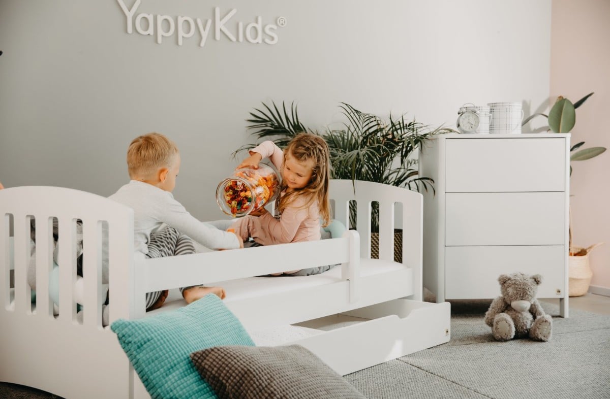  YappyLux toddler bed, WHITE
