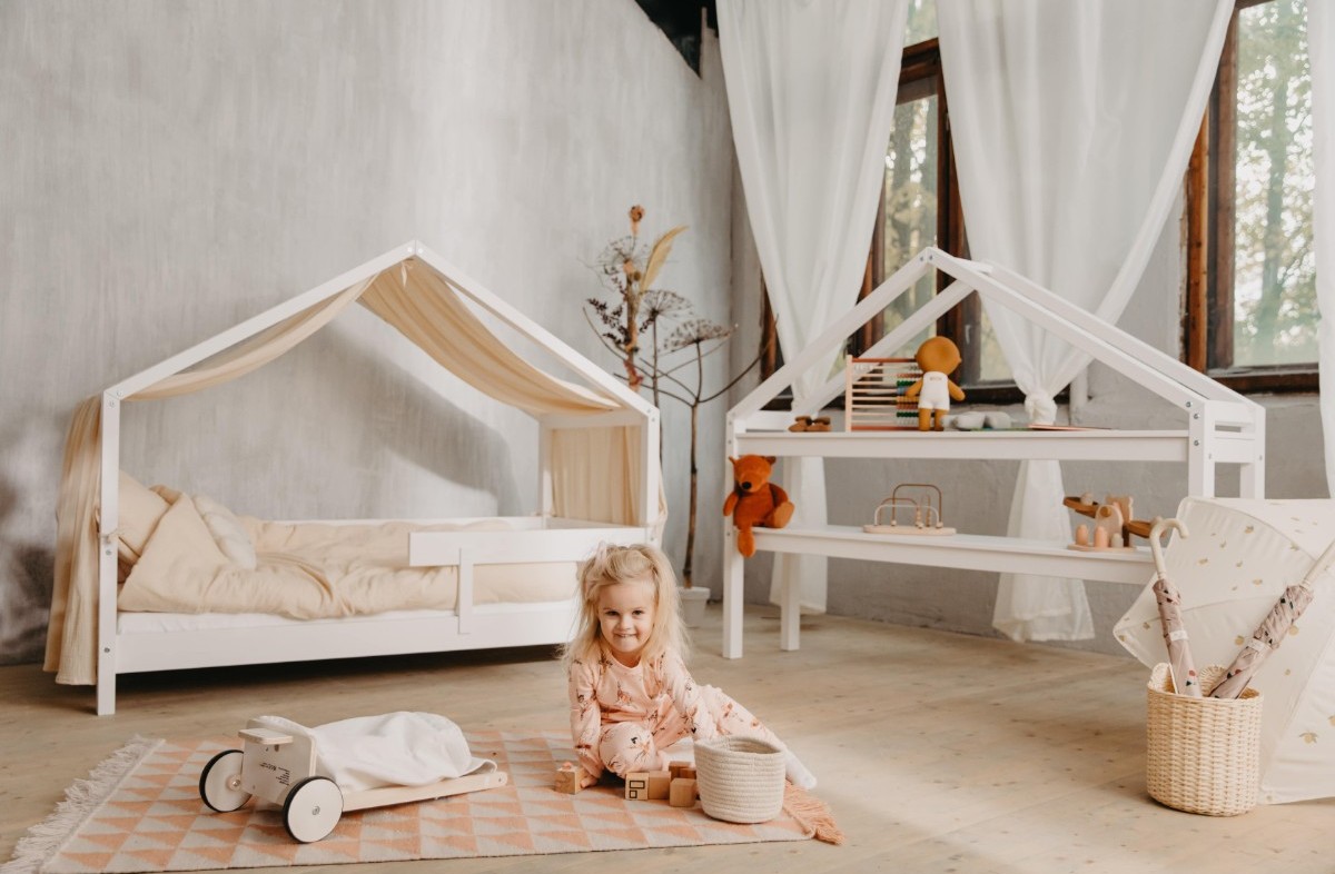  WHITE YappyHytte house bed and YappyHytte shelf 