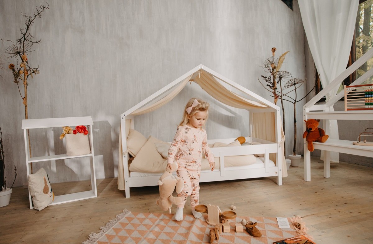  WHITE YappyHytte house bed, YappyHytte shelf and YappyHus shelf