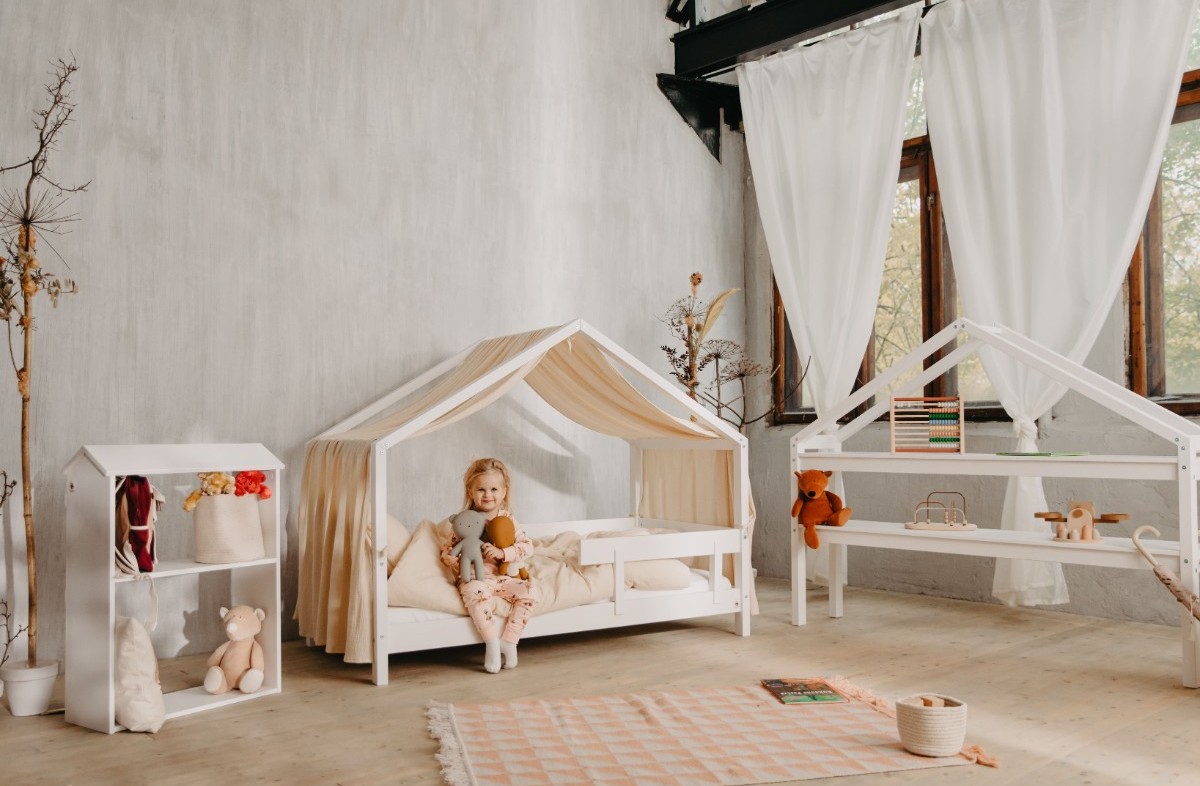  WHITE YappyHytte house bed, YappyHytte shelf and YappyHus shelf