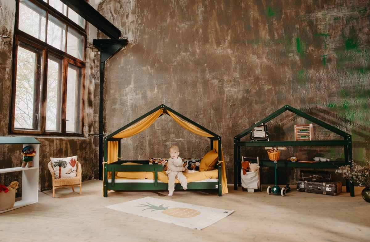  GREEN YappyHytte house bed, YappyHytte shelf and YappyHus shelf
