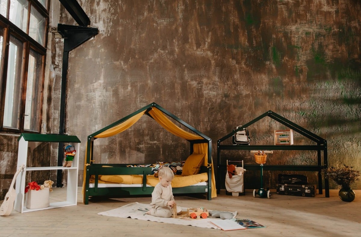  GREEN YappyHytte house bed, YappyHytte shelf and YappyHus shelf