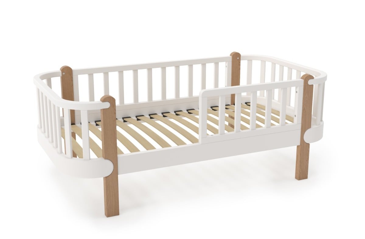  WHITE YappyÉtude toddler bed and YappyÉtude II dresser