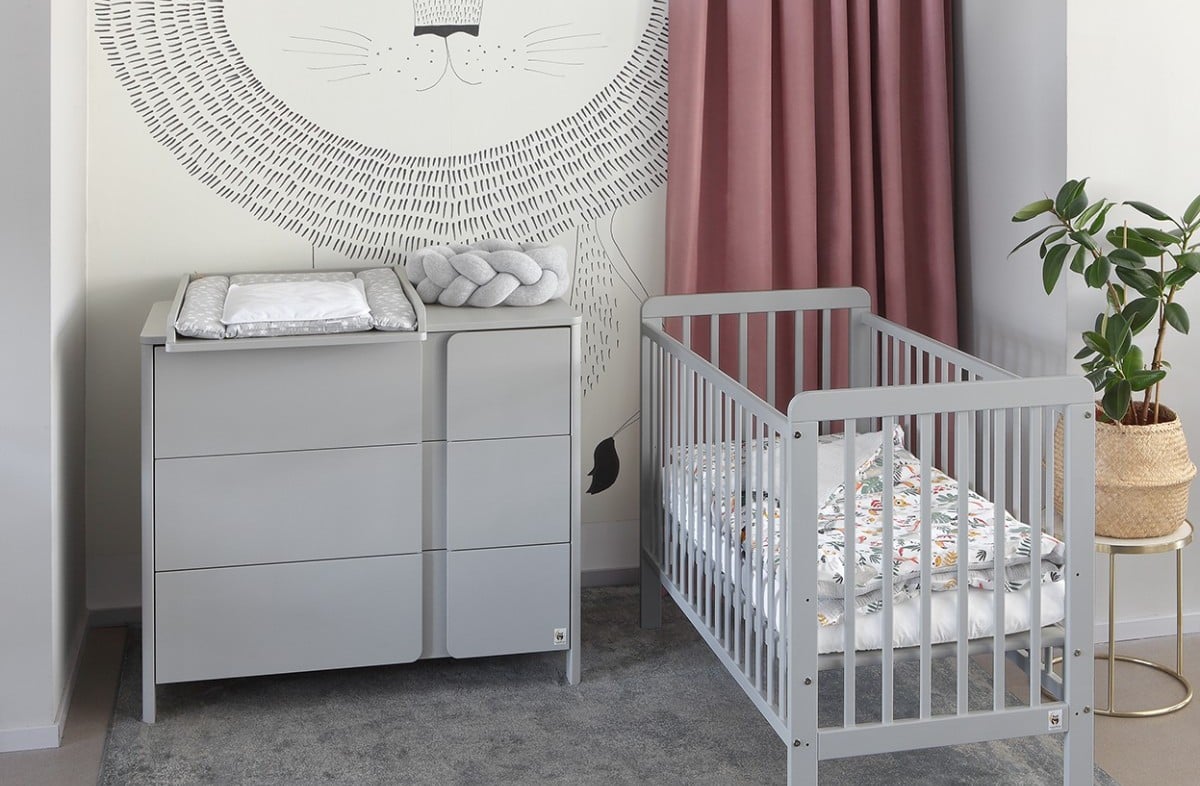  LIGHT GREY YappyUno baby cot and YappyClassic dresser