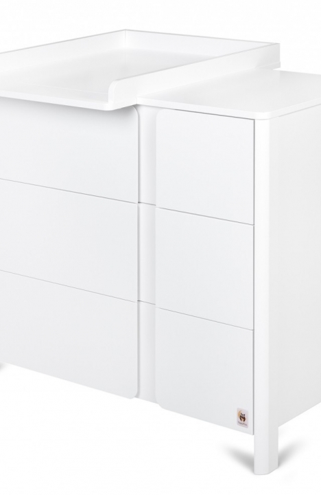 WHITE YappyMove cot and YappyClassic dresser