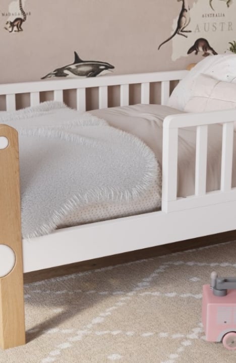 WHITE YappyÉtude toddler bed, dresser and wardrobe