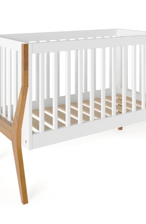 WHITE YappyIcon baby cot and dresser with changing top